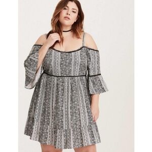 Torrid Mini Challis Off-Shoulder Dress Size 2